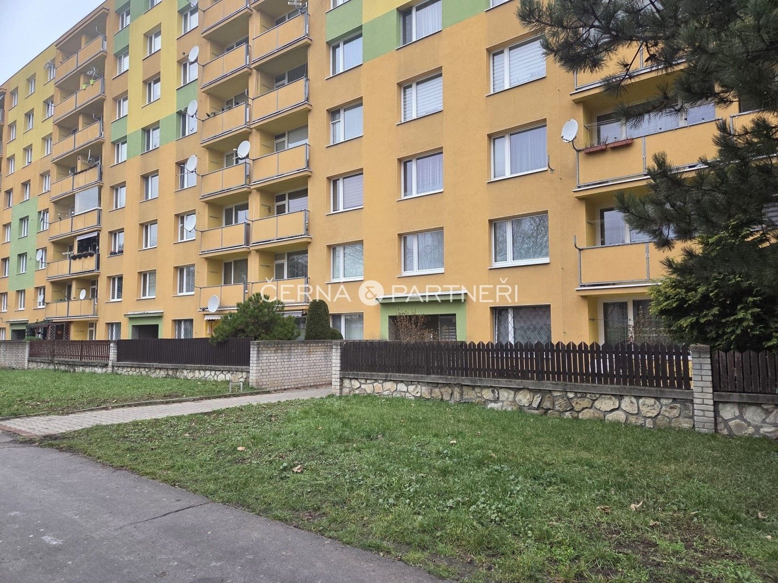 1+1, Sídliště Za Chlumem, Bílina, 37 m²