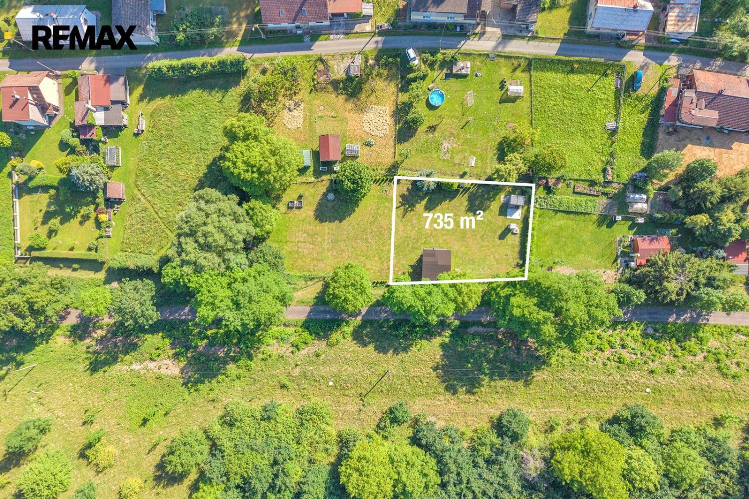 Pozemek pro bydlení, 735 m²