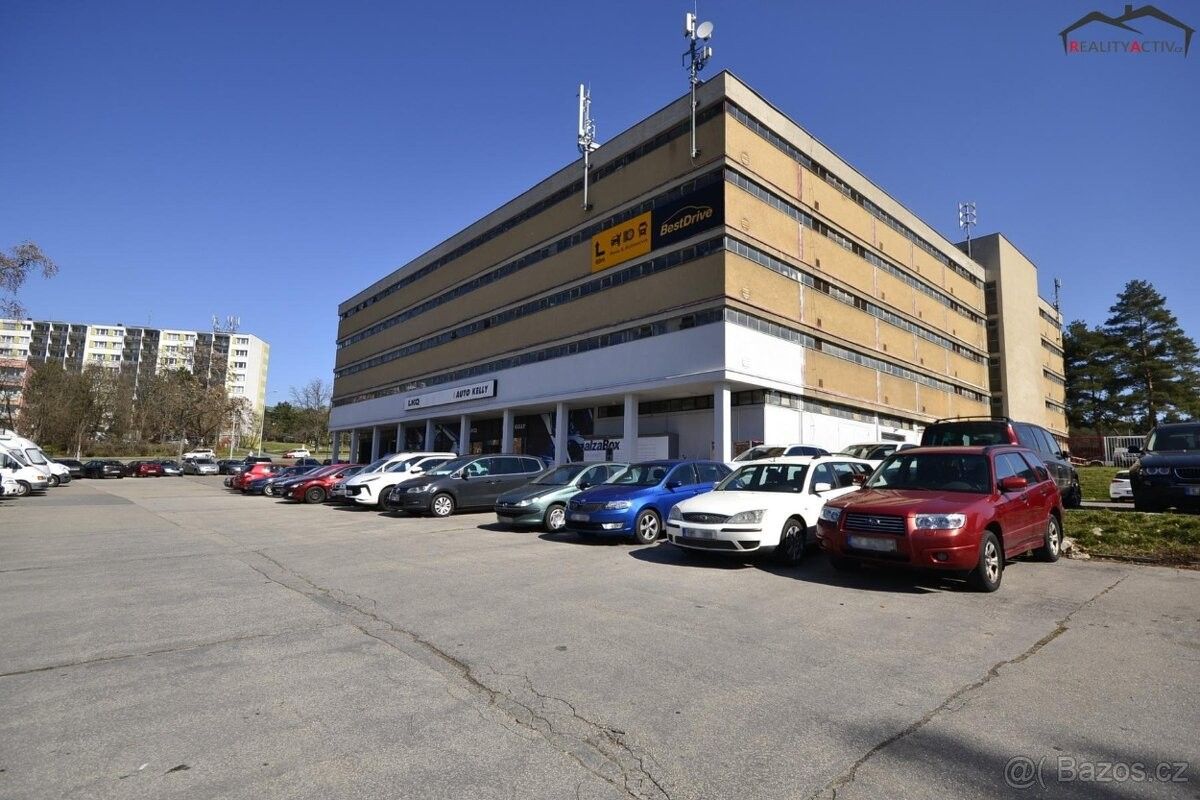 Garáže, Brno, 638 00