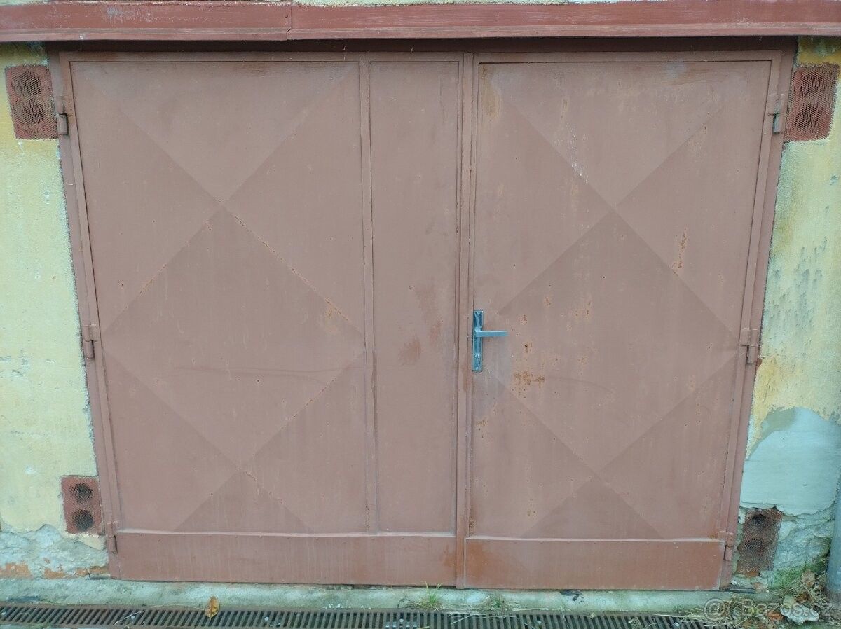 Garáže, Dačice, 380 01