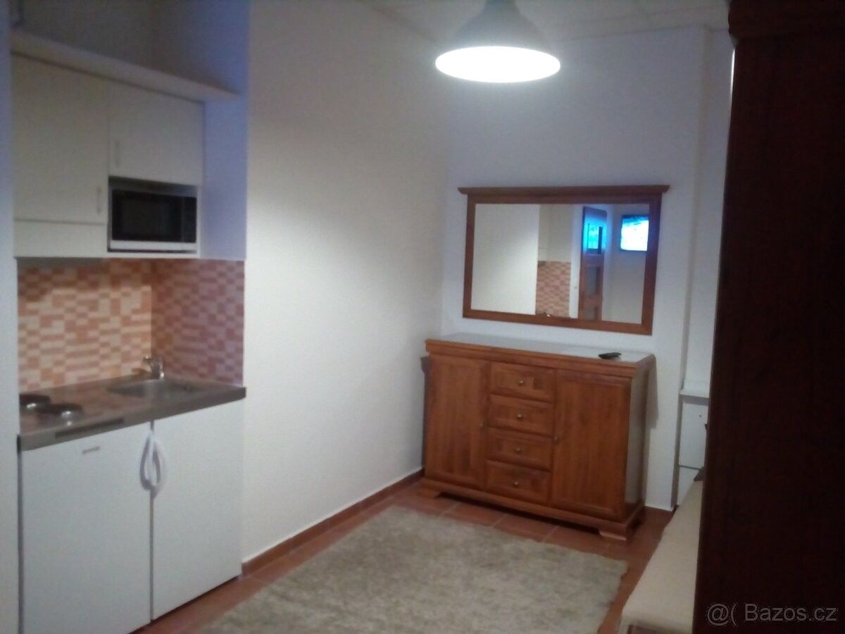 Byty, Kvasiny, 517 02 - 1