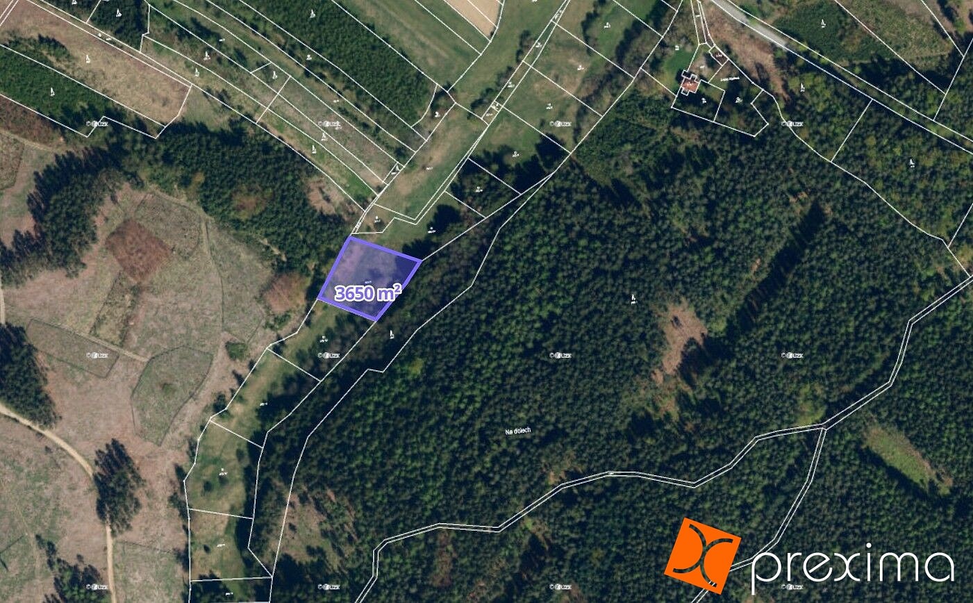 Louka, 2 737 m²