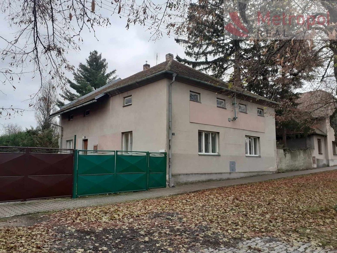 Rodinné domy, nám. Hrdinů, Moravany, 120 m²