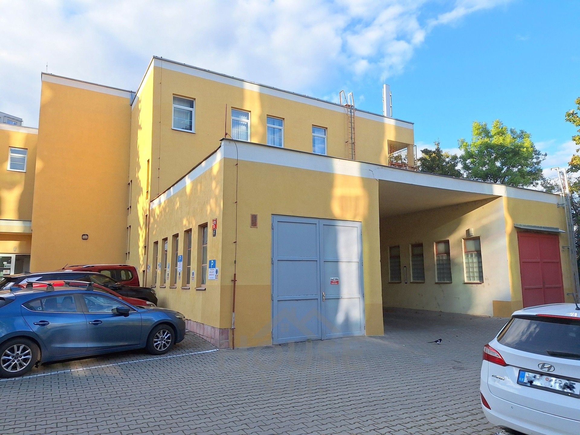 Garáže, Jihlavská 1276, Praha, 14 m²