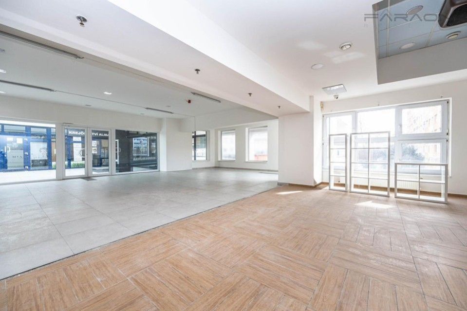 Obchodní prostory · 55 m² · Prusíkova, Praha - 3