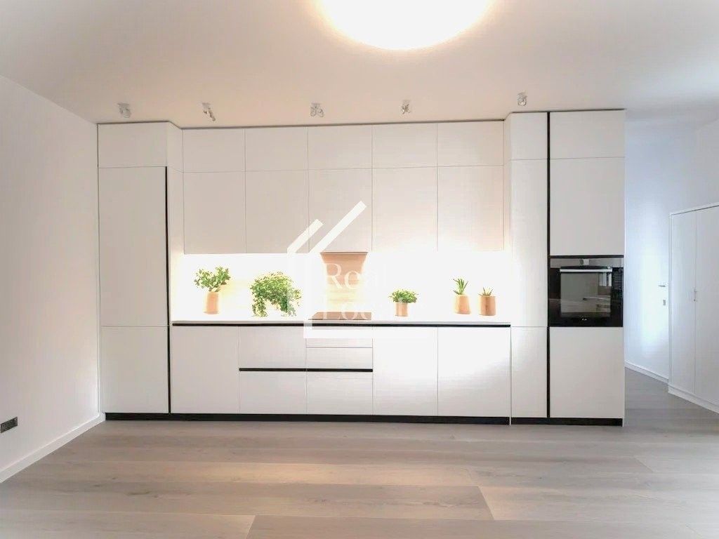 3+kk, Třebízského, Praha, 120 m²