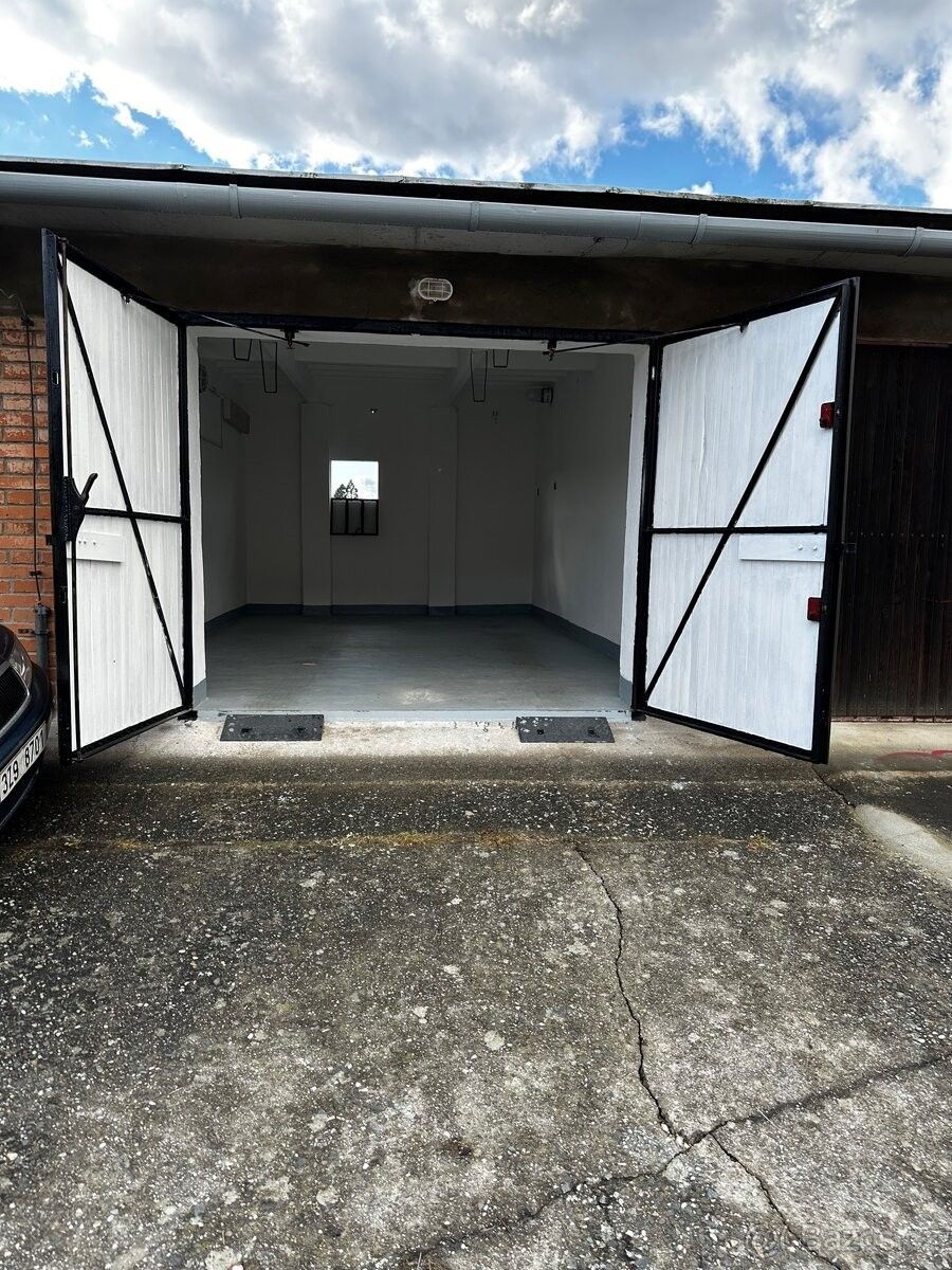 Garáže, Zlín, 760 01