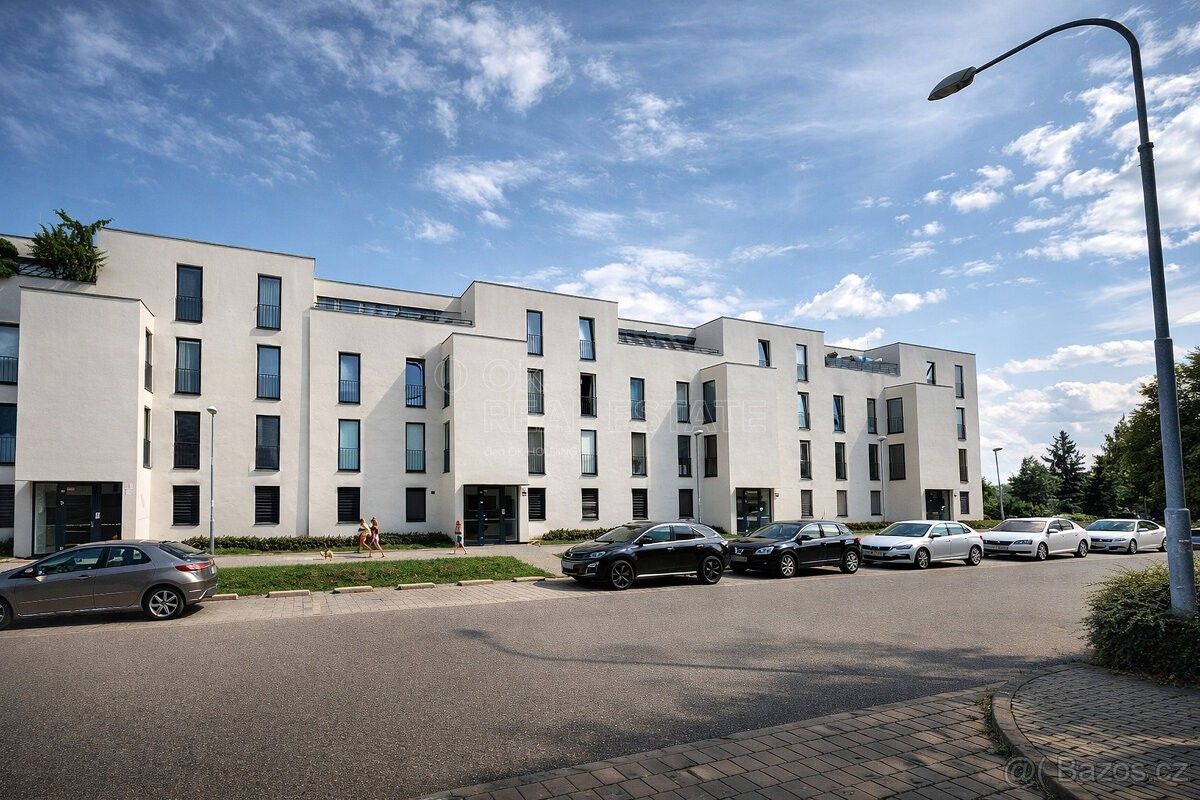 Garáže, Brno, 635 00