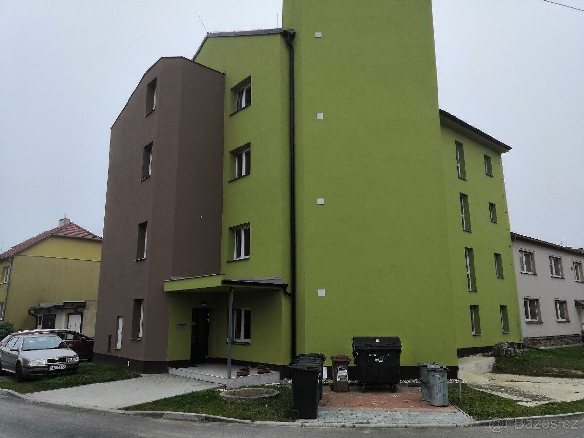 Byty, Bzenec, 696 81