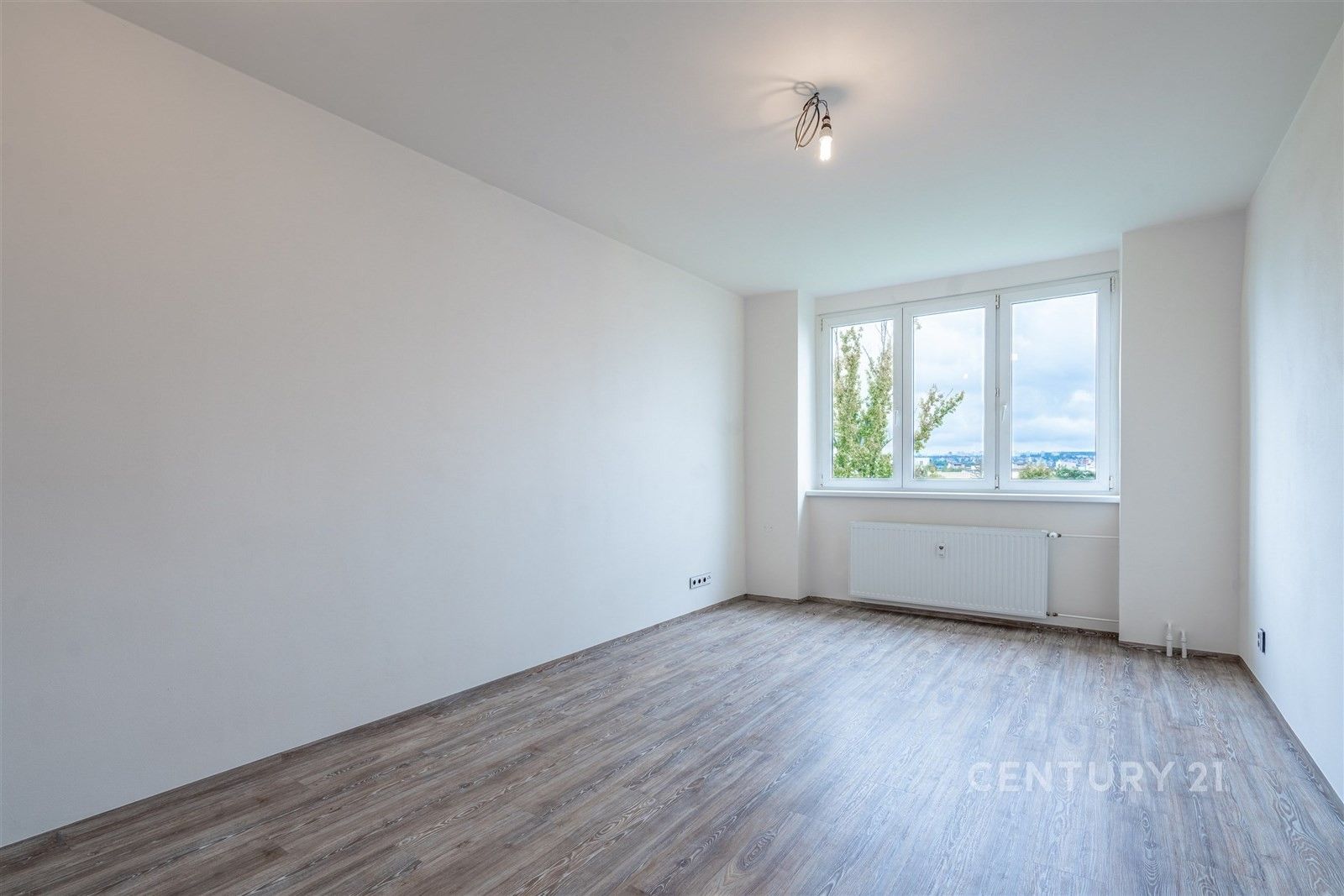 Prodej byt 2+1 - Ruská, Praha, 62 m²