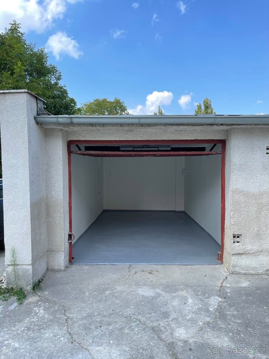Garáže, Praha, 180 00