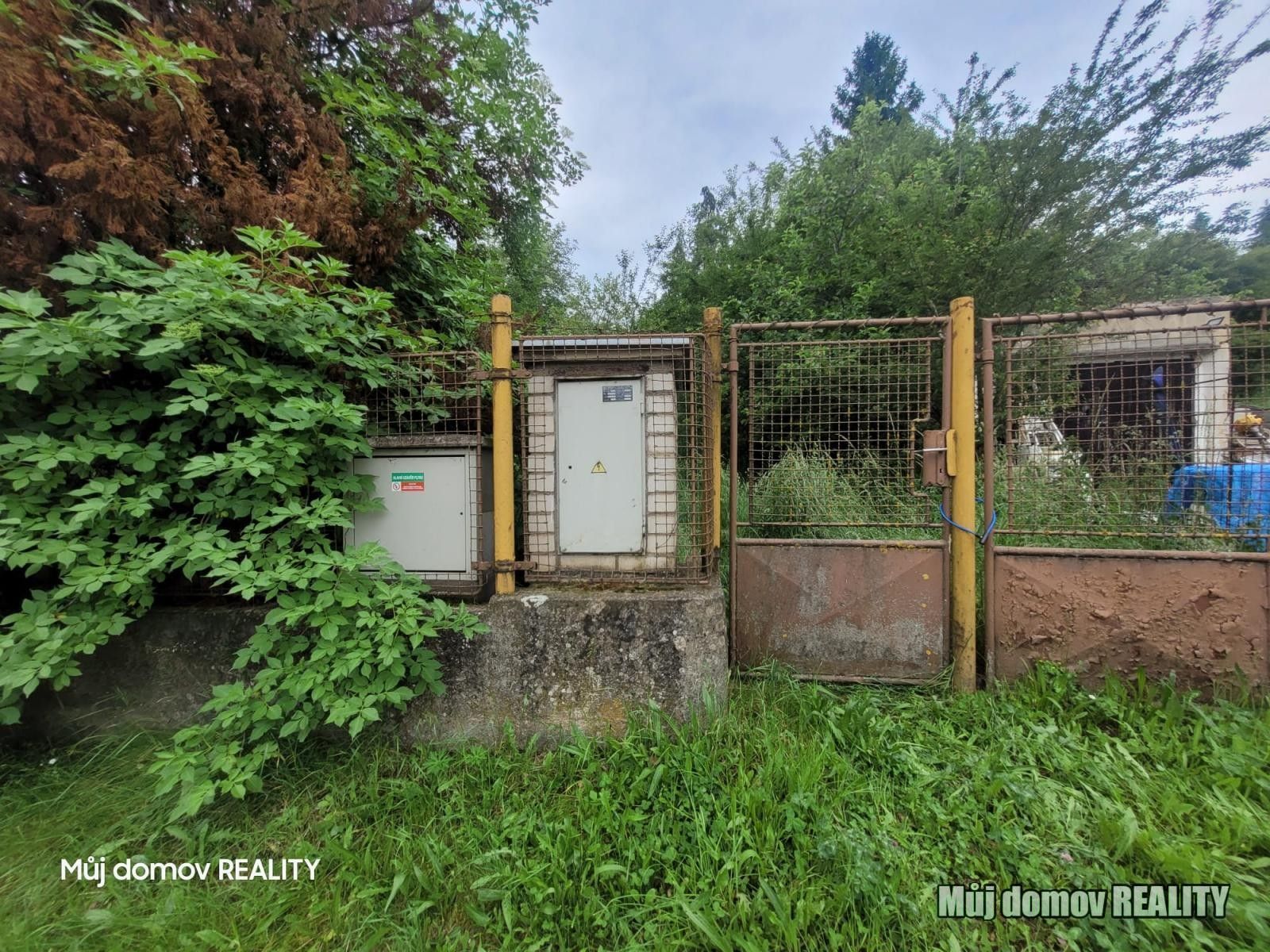 Prodej pozemek pro bydlení - Nad Stadionem, Králův Dvůr, 1 439 m²