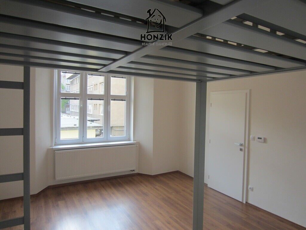 Pronájem byt 1+kk - Komunardů, Praha, 37 m² - 5