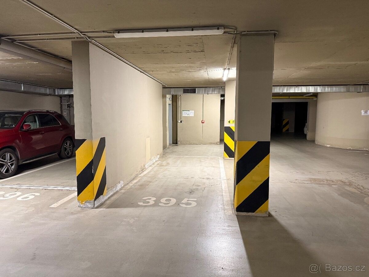 Garáže, Praha, 101 00