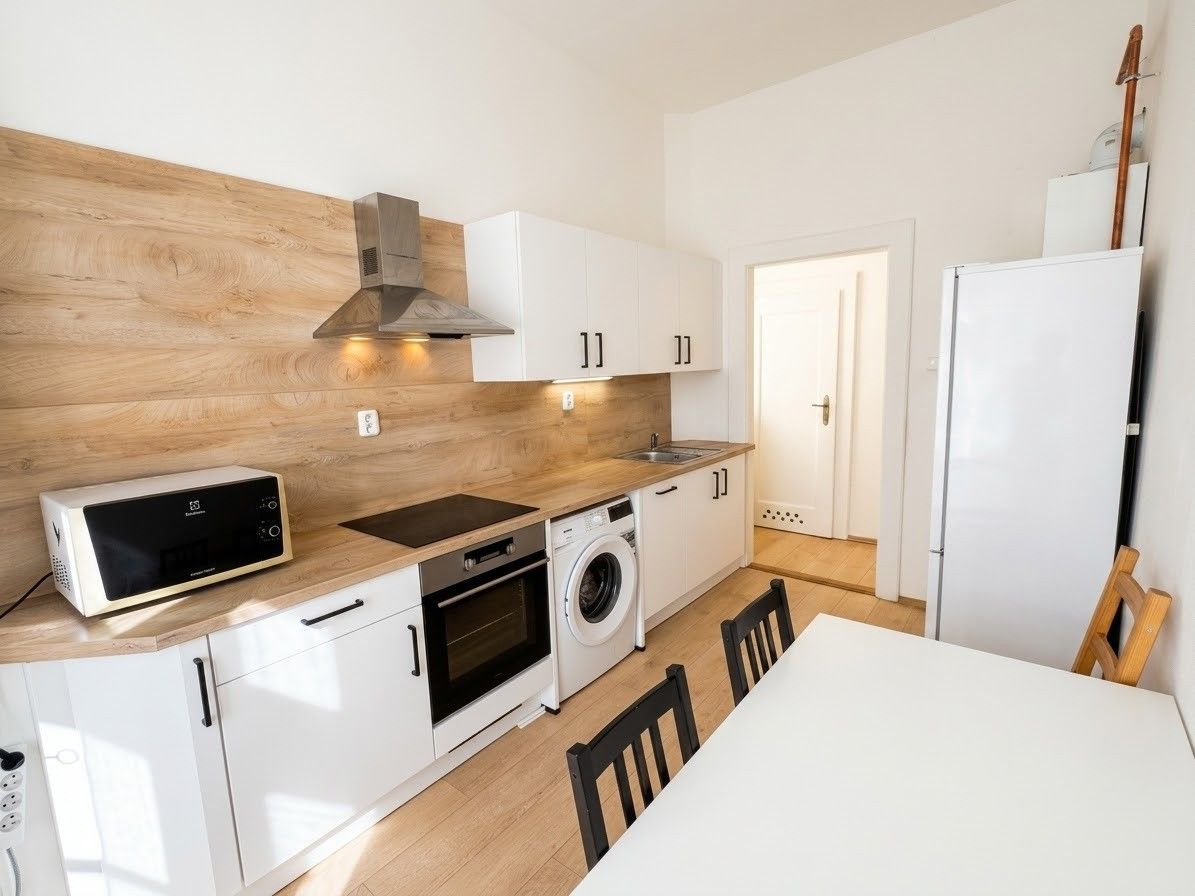 3+1, Hlavní třída, Mariánské Lázně, 89 m²