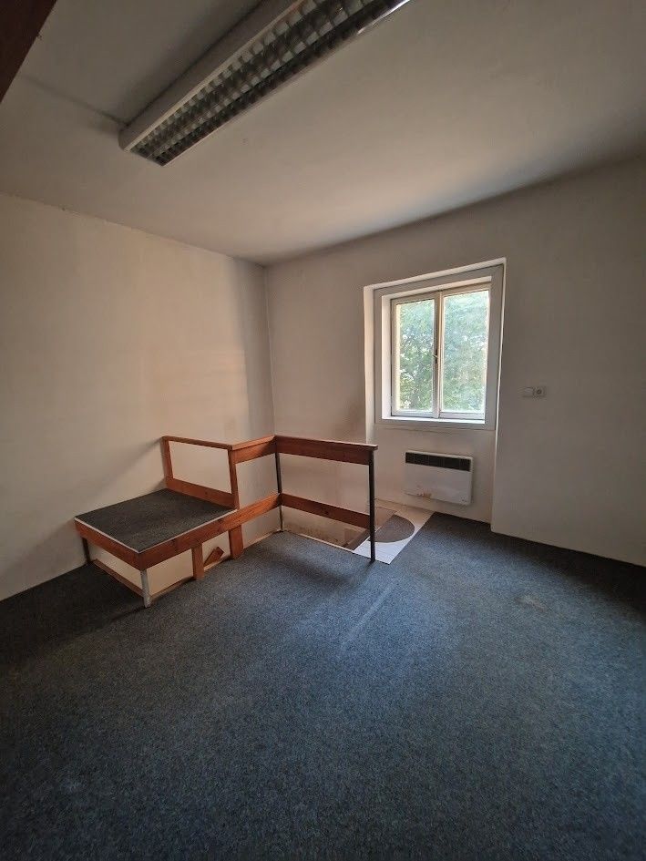 Obchodní prostory · Jindřichův Hradec, 377 01 - 3