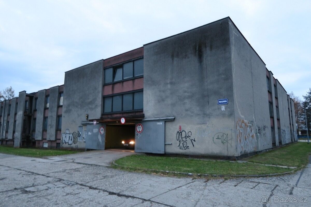 Garáž