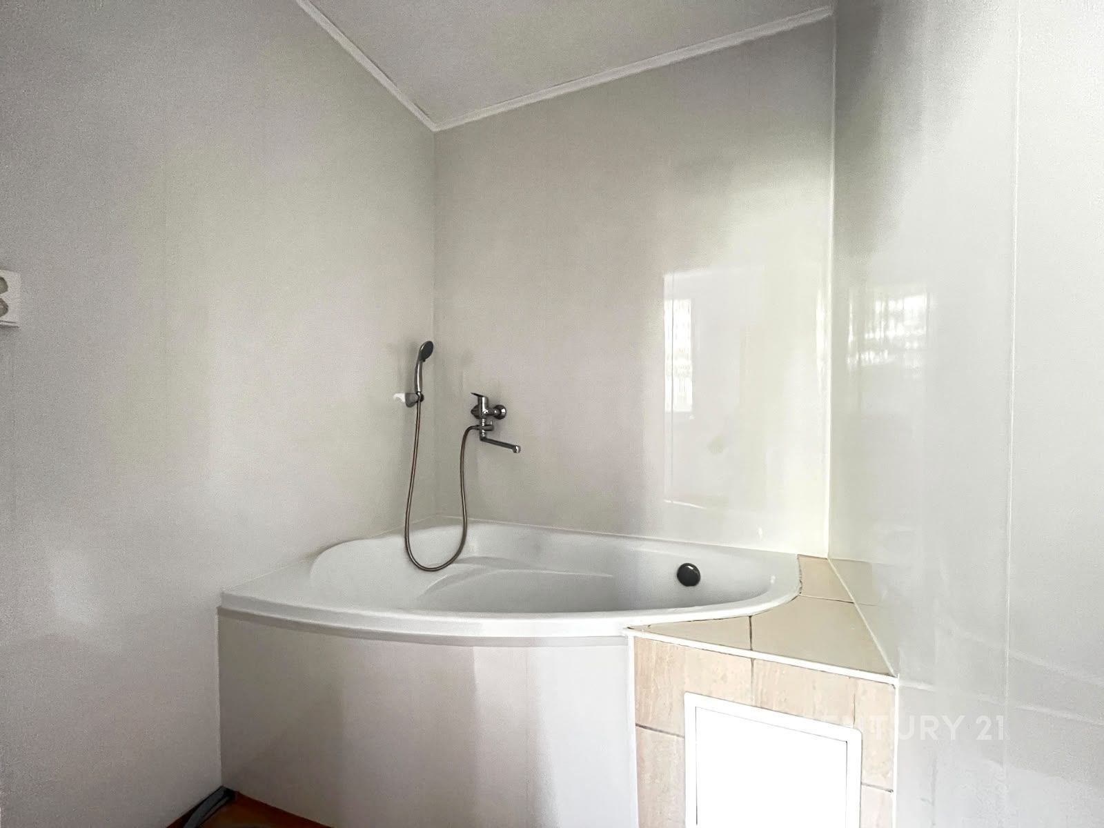 Byt 2+1 · 58 m² · Generála Svobody 1707, Jirkov - 3