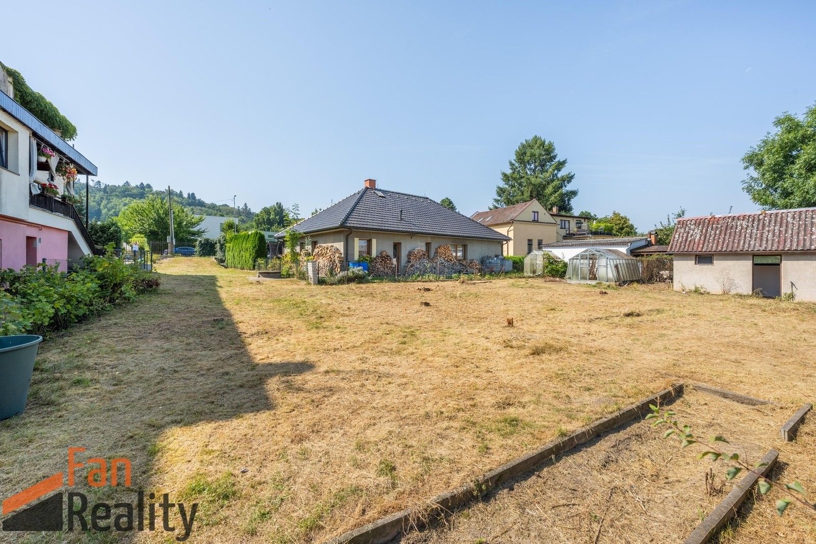 Pozemky pro bydlení, Řevnice, 692 m²