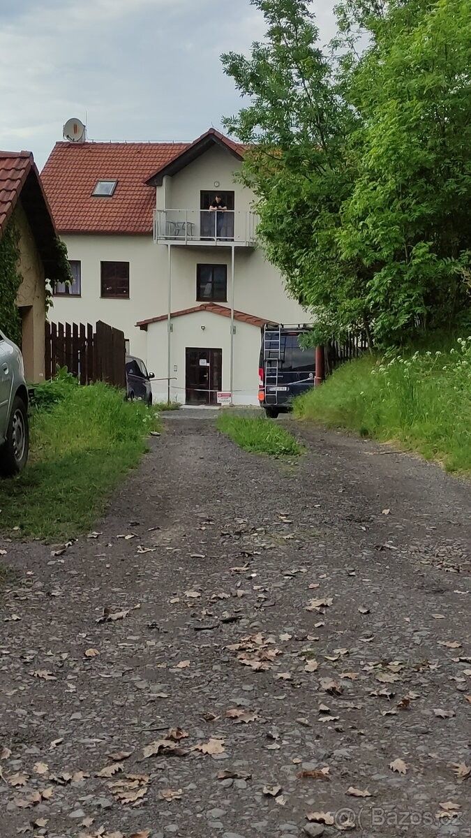 Byty, Lovosice, 410 02