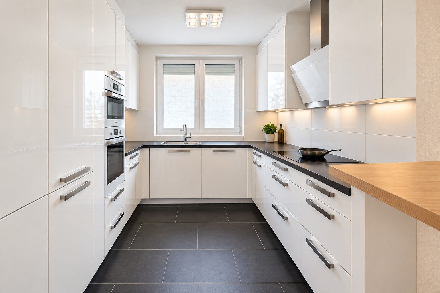Prodej byt 3+1 - , Bádensko-Württembersko, 98 m² - 5
