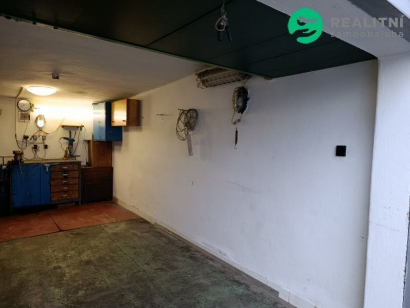 Garáže, Hlubčická, Krnov, 18 m²