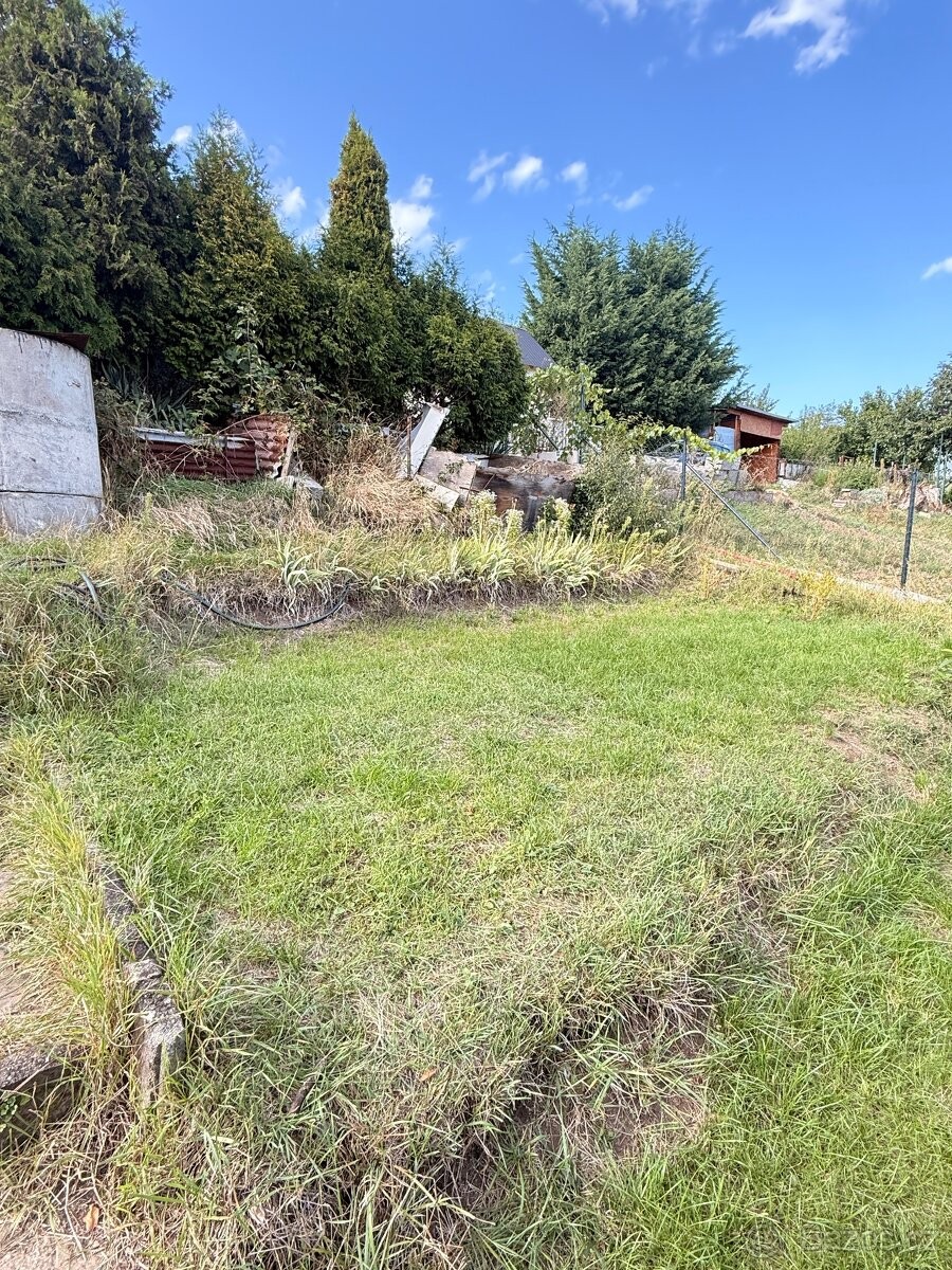 Zahrada · Kadaň, 432 01 - 3