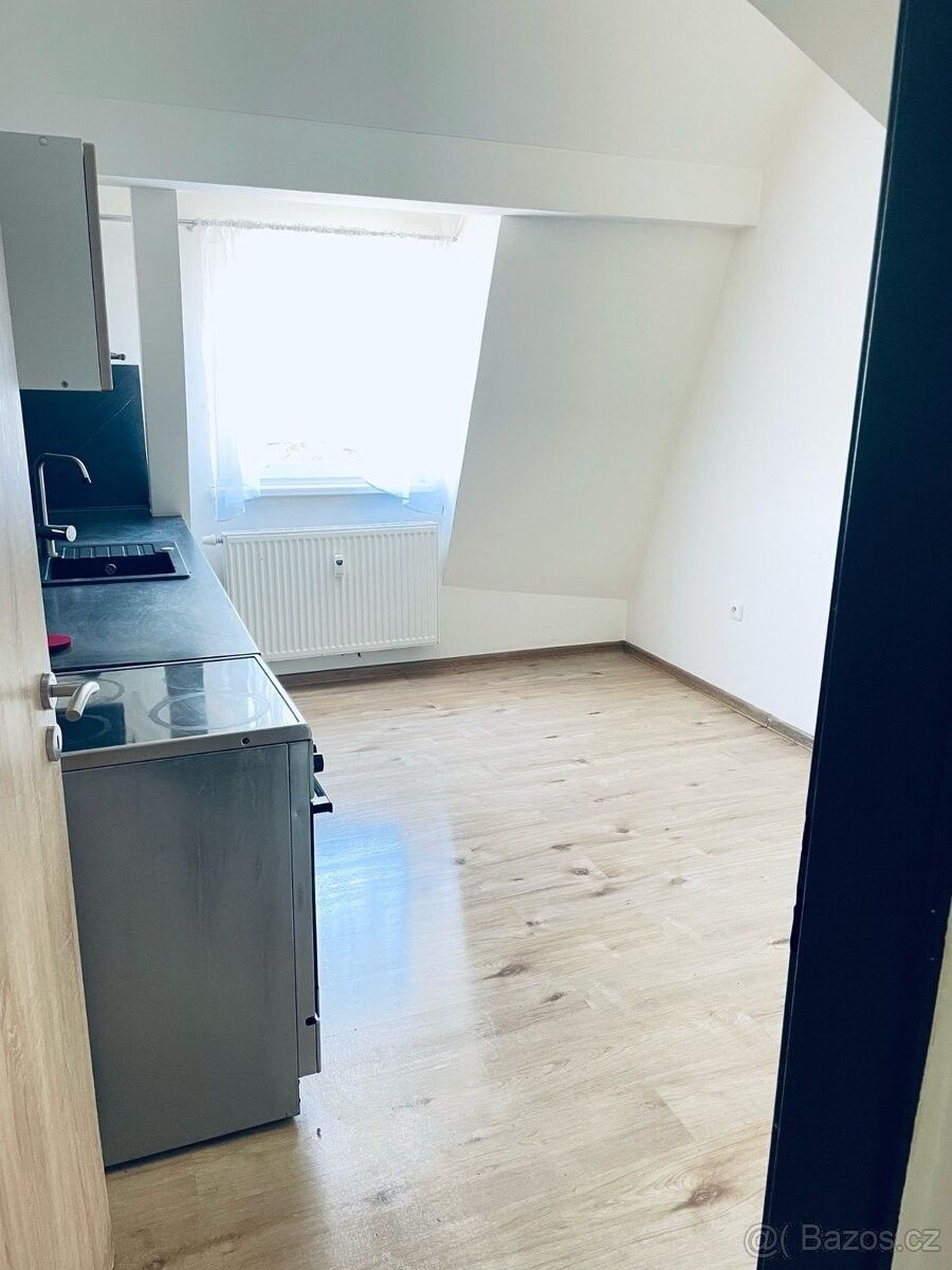 Pronájem byt - Český Těšín, 737 01