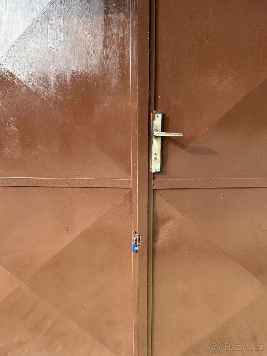 Garáže, Opava, 746 01