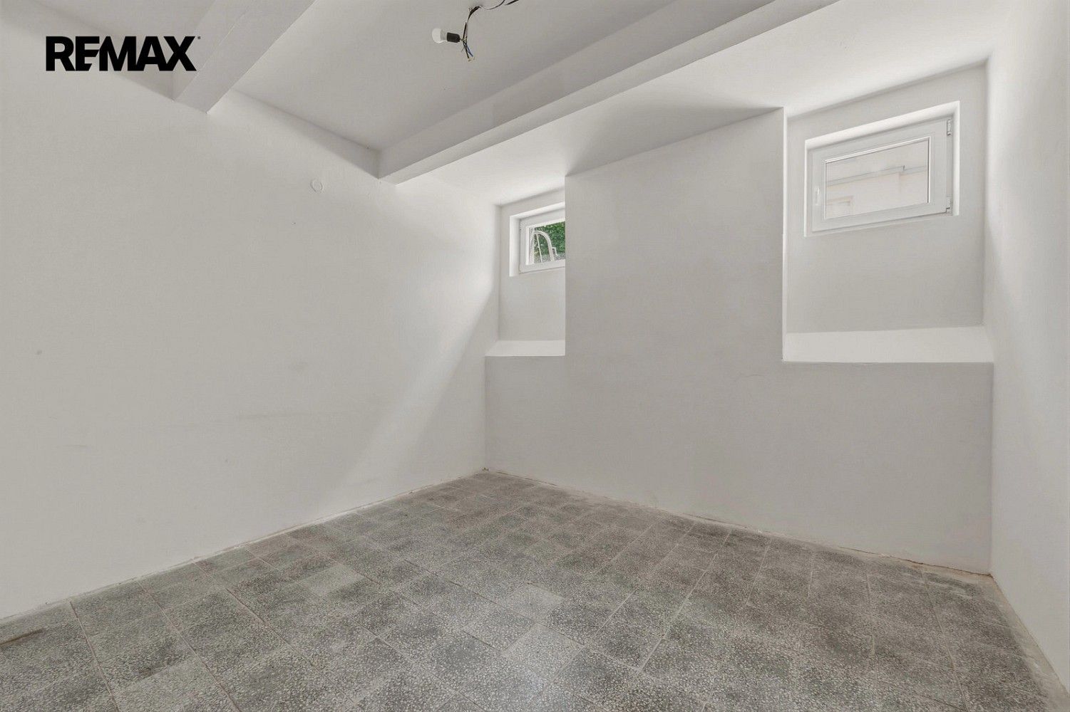Prodej obchodní prostory - Pod Drinopolem, Praha 6 - Břevnov, 74 m² - 5
