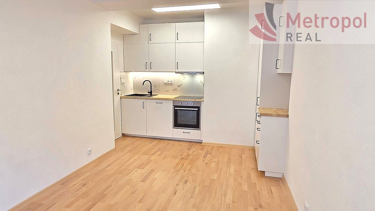 Pronájem byt 2+kk - Palackého třída, Pardubice, 51 m²