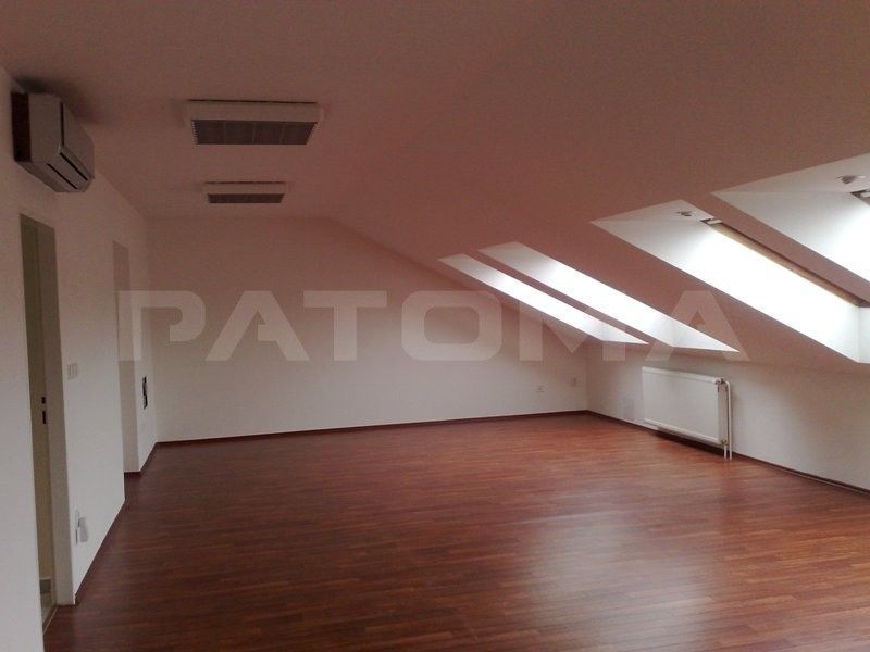 Pronájem kancelář - Lublaňská, Praha, 115 m²