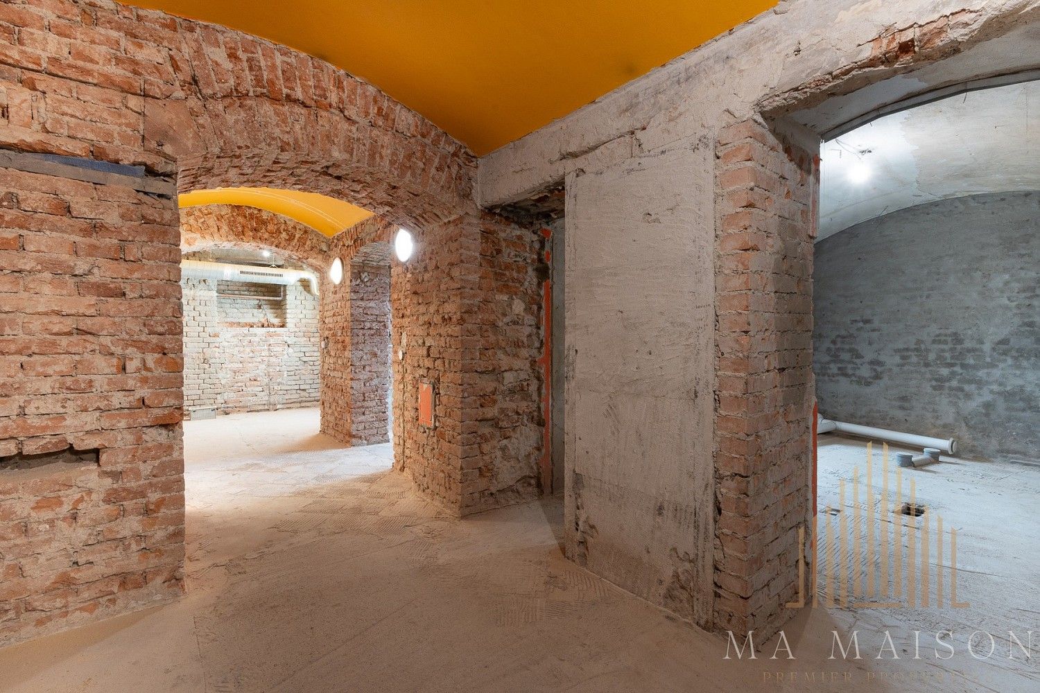 Obchodní prostory · 105 m² · Praha, okres Praha 1, Hlavní město Praha - 4