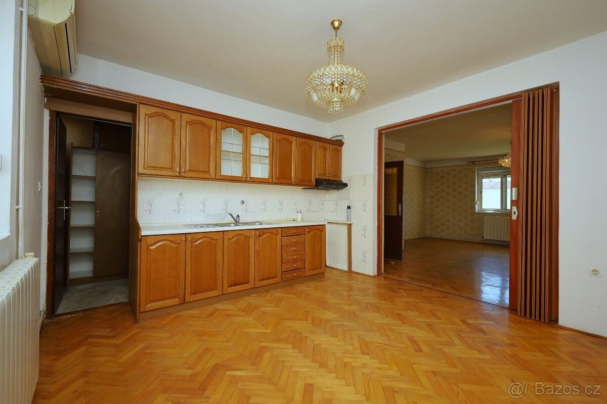 Prodej rodinný dům - 987 66, Zahraničí