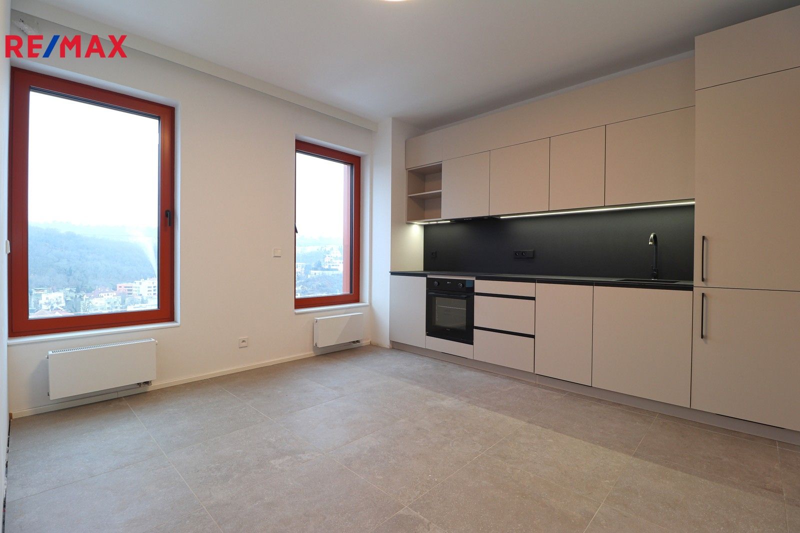 Pronájem byt 1+1 - Musílkova, Praha, 40 m²