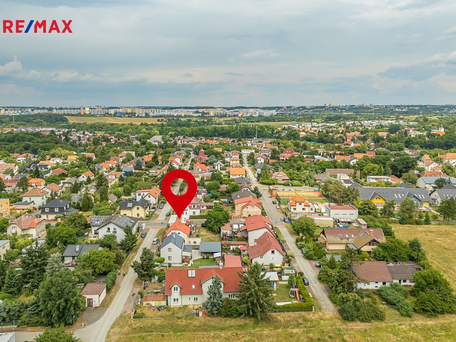 Prodej rodinný dům - Listopadová, Praha, 302 m²