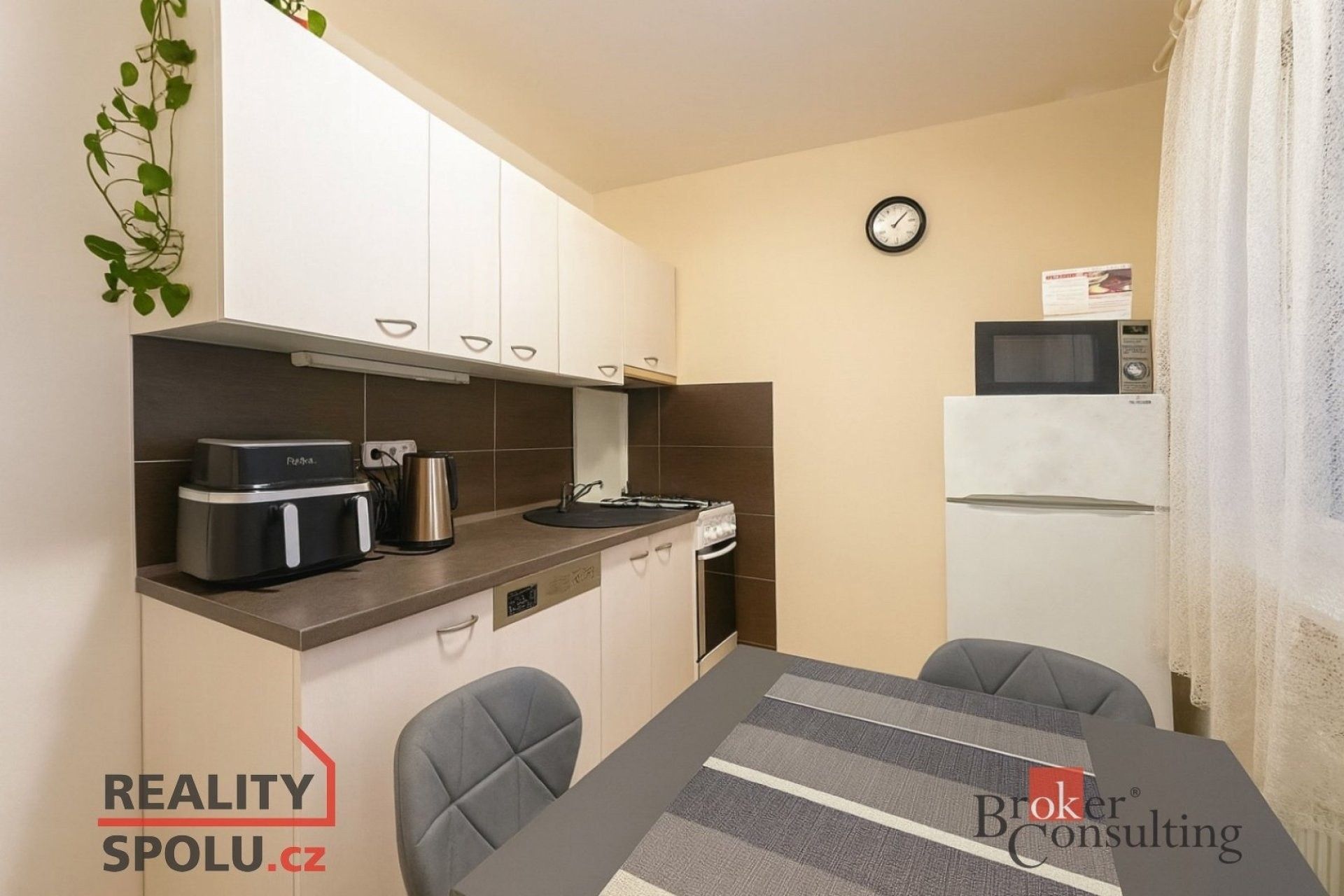 2+1, Severní, Ostrov, 57 m²