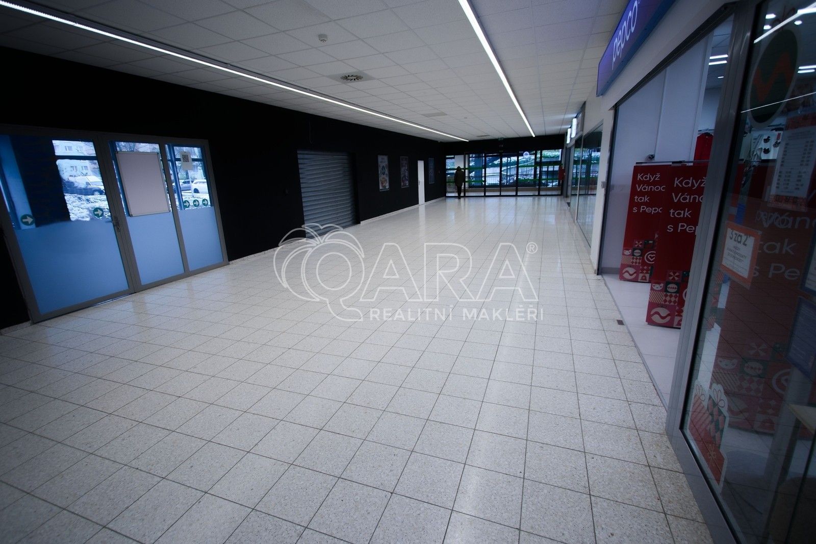 Pronájem obchodní prostory - Prusíkova 2577, Praha, 55 m²