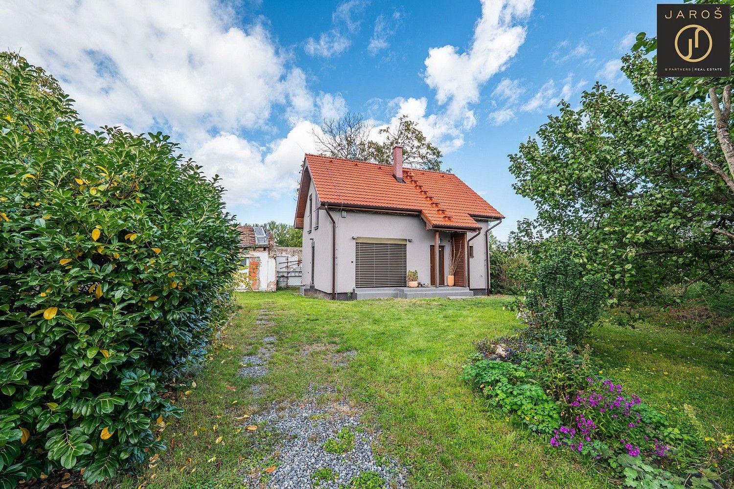 Rodinné domy, Pečecká, Pečky - Velké Chvalovice, okres Kolín, 102 m² - 1