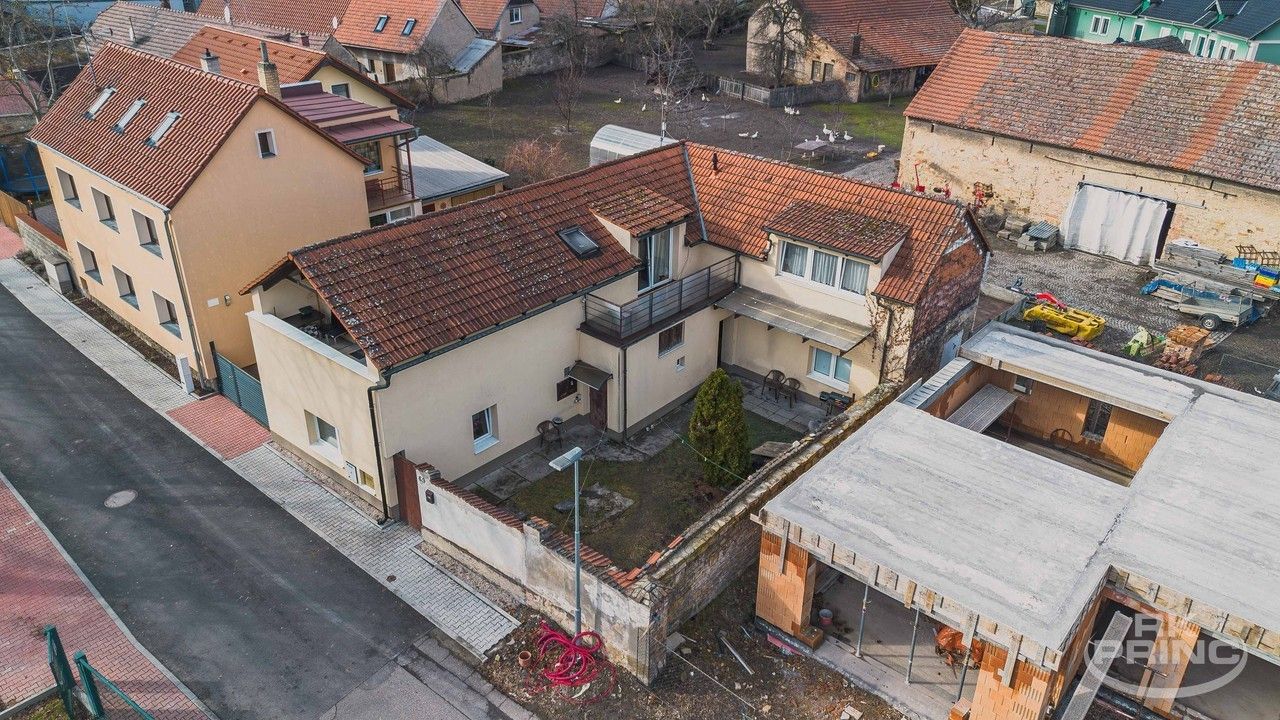 Rodinné domy, Na Hrázce, Mochov, 165 m²
