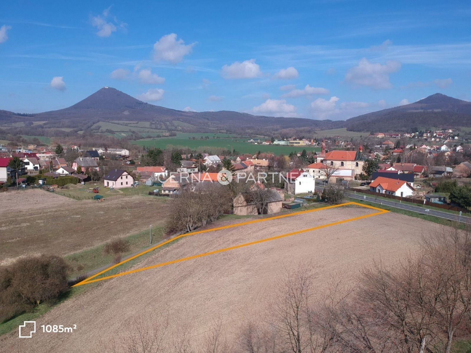 Pozemek pro bydlení, 1 085 m²