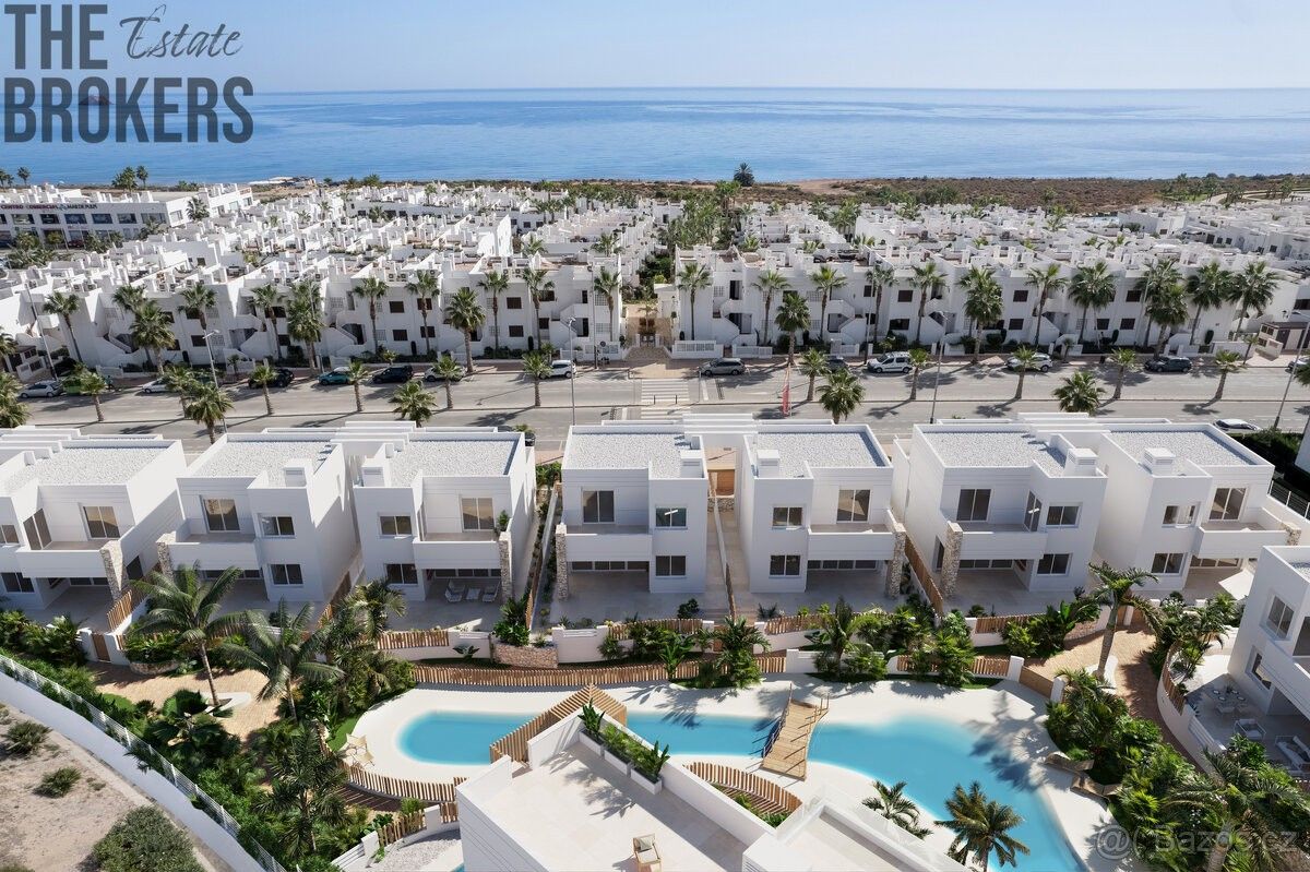 Prodej rodinný dům - 987 66, Zahraničí