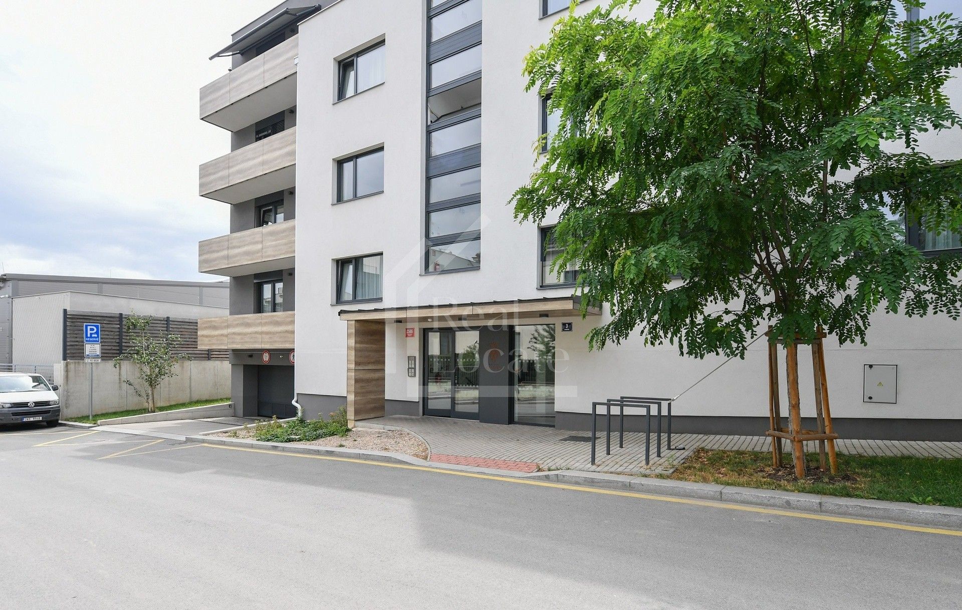 Pronájem byt 2+kk - Perucká, Praha, 45 m²