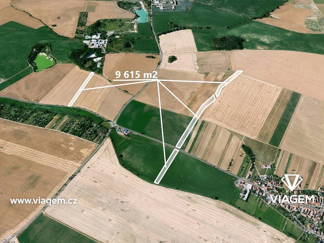 Zemědělský pozemek, 2 403 m²