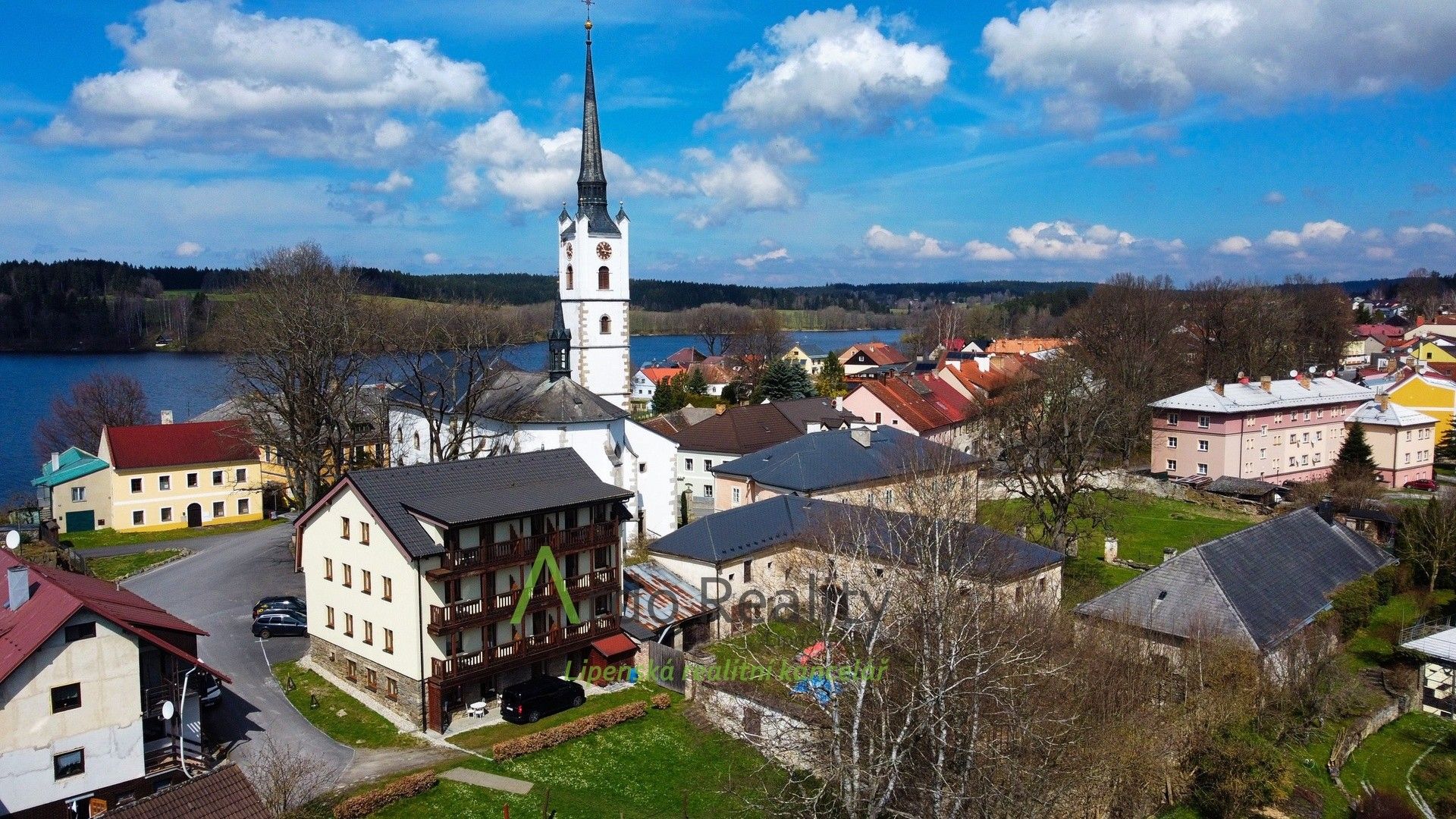 Ubytovací zařízení, Frymburk, 595 m² - 1