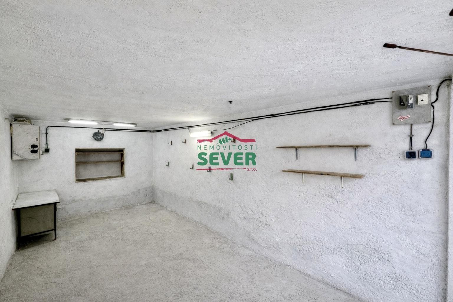 Prodej garáž - Jenišovská, Bílina, 18 m²