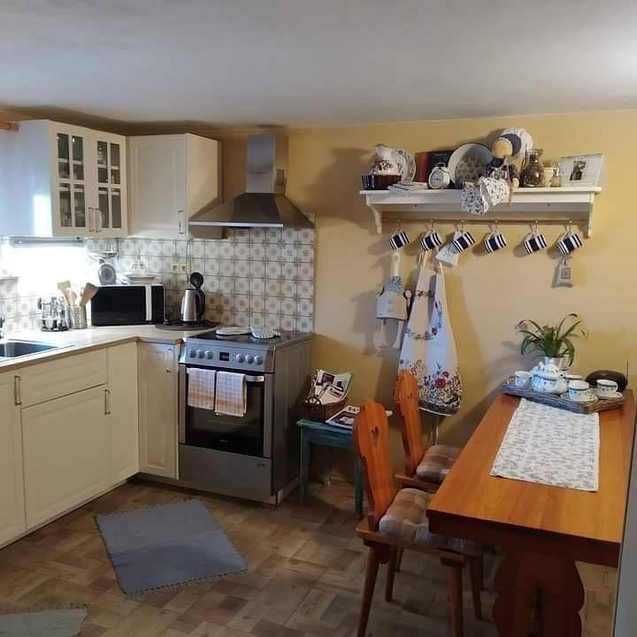 Chaty, Velké Bílovice, Jihomoravský kraj - 1