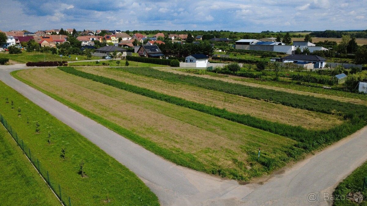 Prodej pozemek pro bydlení - Pohořelice, 691 23