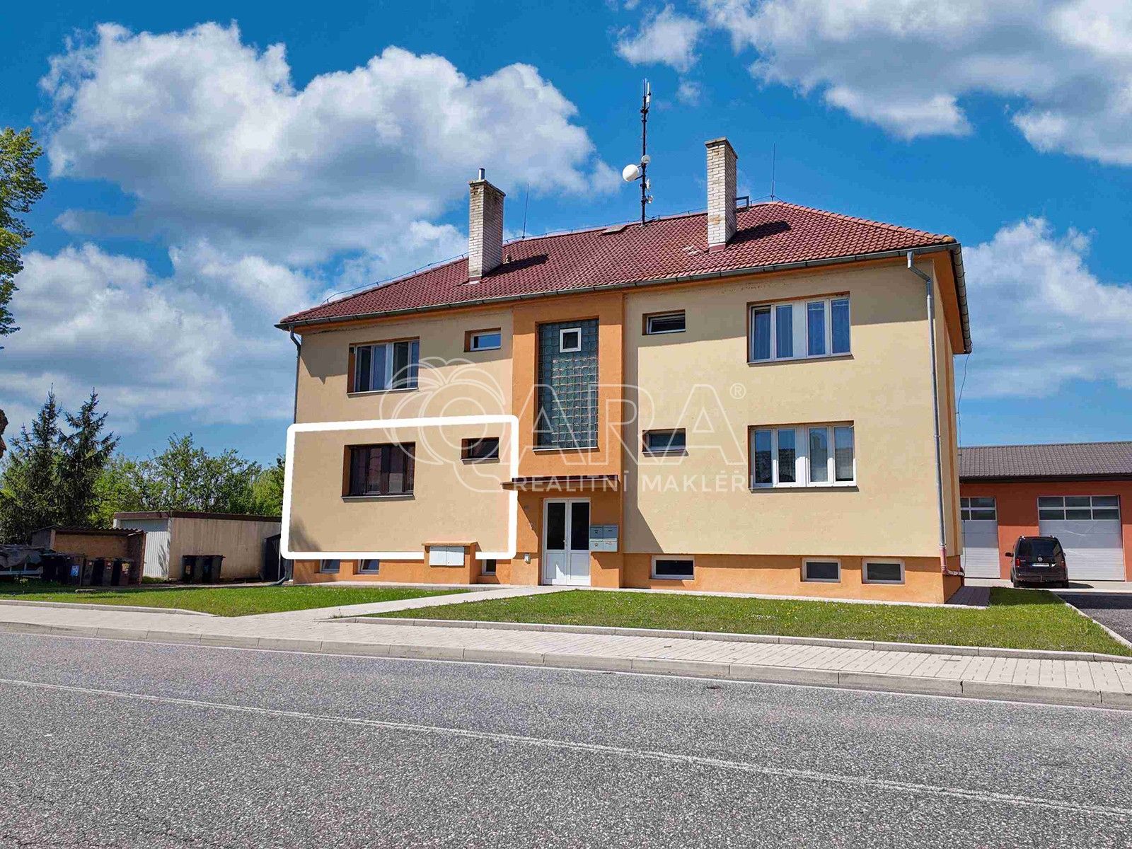 Prodej byt 3+1 - Poděbradská, Vestec, 74 m²