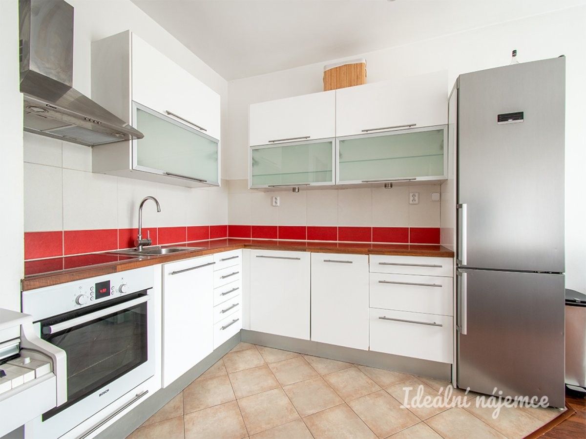 2+kk, Holubinková, Praha, 70 m²